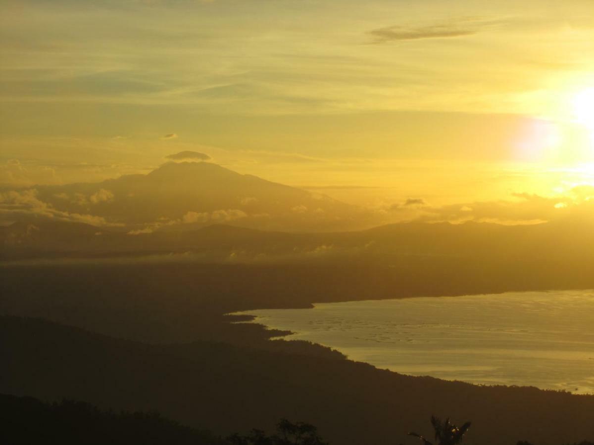 A Breath Taking View Of Taal Lake & Volcano Tagaytay City Exterior photo